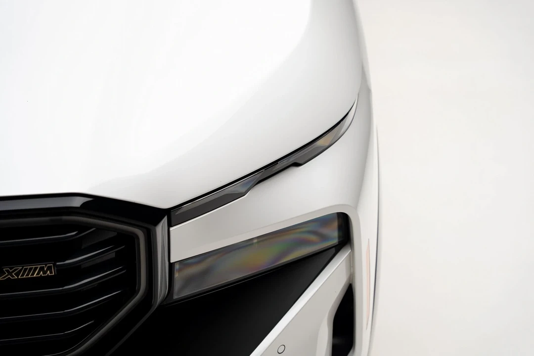 2024 BMW XM - Image 8 of 12