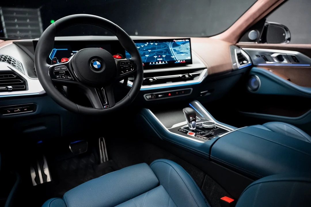 2024 BMW XM - Image 2 of 12