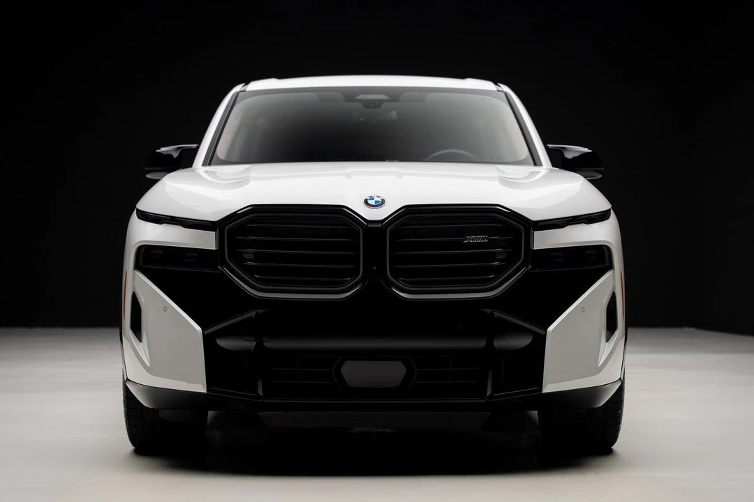 2024 BMW XM - Image 5 of 12