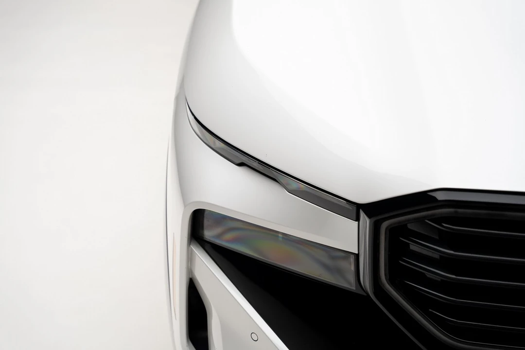 2024 BMW XM - Image 9 of 12