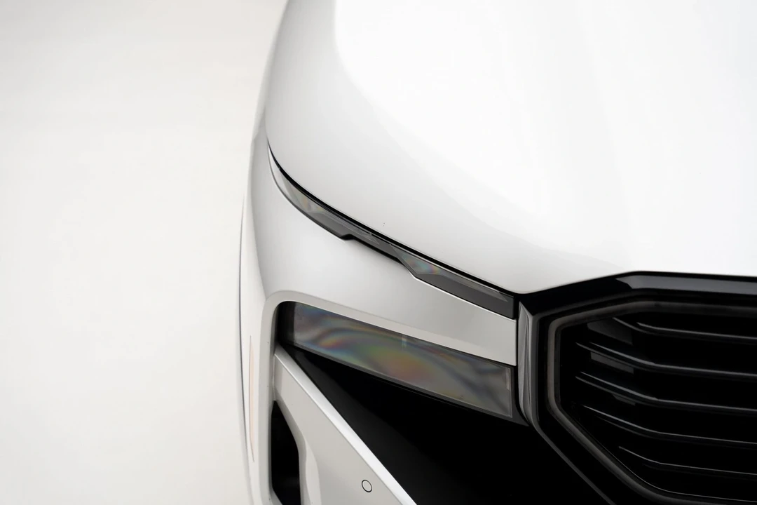2024 BMW XM - Image 9 of 12