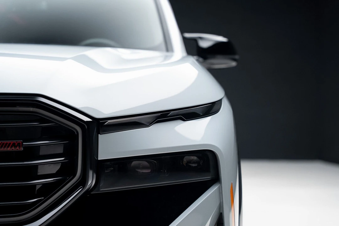 2024 BMW XM - Image 9 of 21