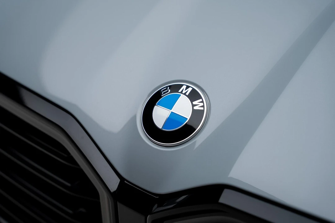 2024 BMW XM - Image 12 of 21