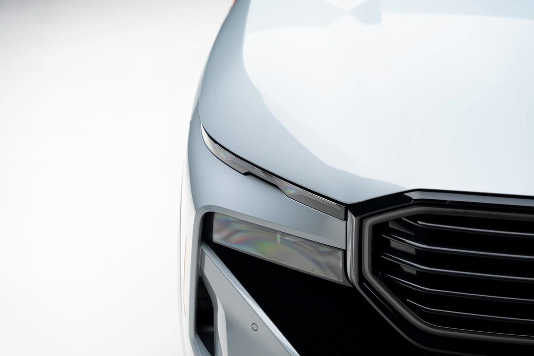 2024 BMW XM - Image 11 of 21