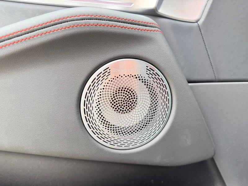 2024 BMW XM - Image 10 of 12