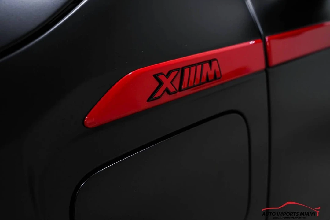 2024 BMW XM - Image 7 of 12