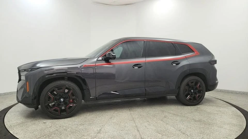 2024 BMW XM - Image 2 of 8