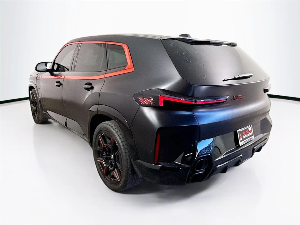 2024 BMW XM - Image 11 of 18