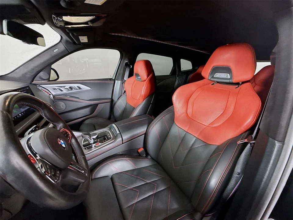 2024 BMW XM - Image 2 of 18
