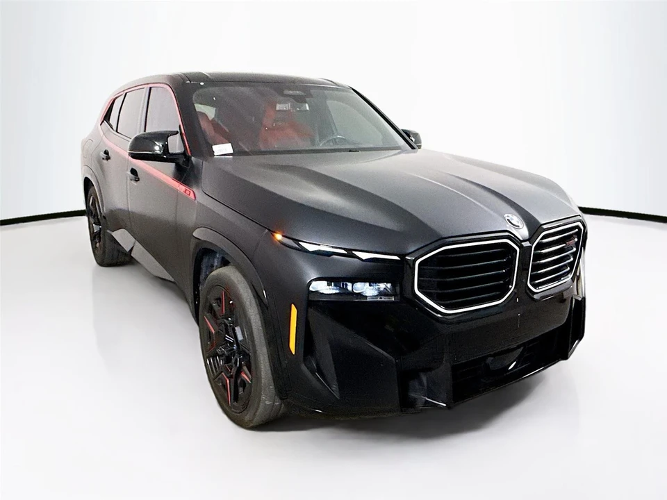 2024 BMW XM - Image 14 of 18