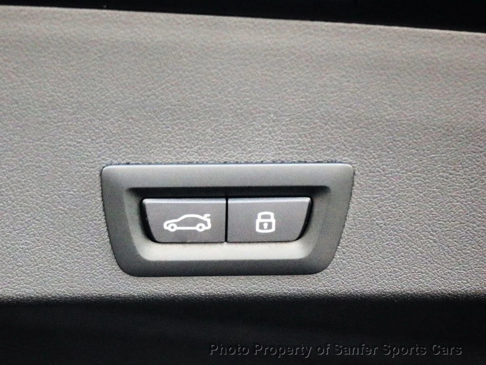 2024 BMW XM - Image 10 of 12