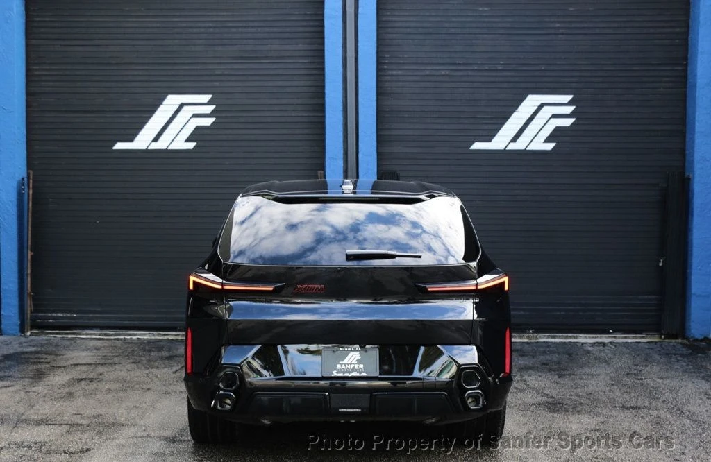 2024 BMW XM - Image 7 of 12