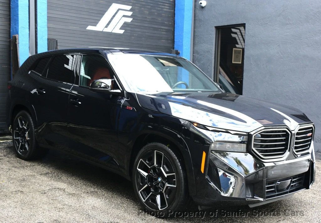 2024 BMW XM - Image 3 of 12