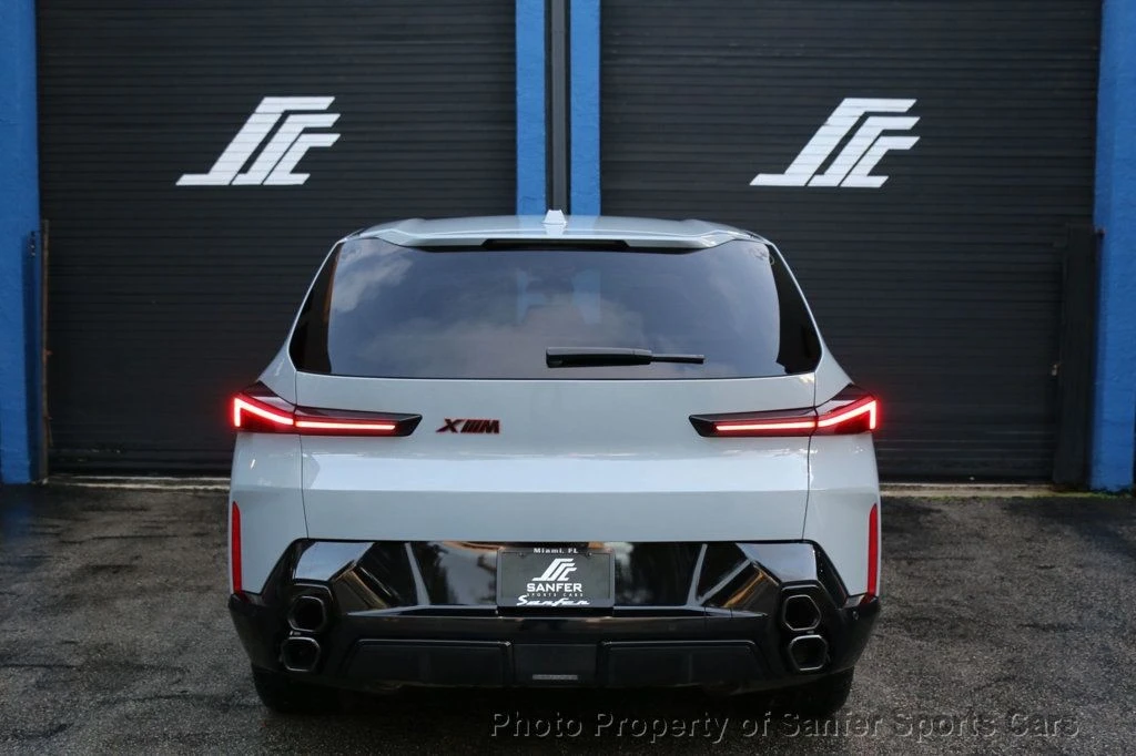 2024 BMW XM - Image 7 of 12
