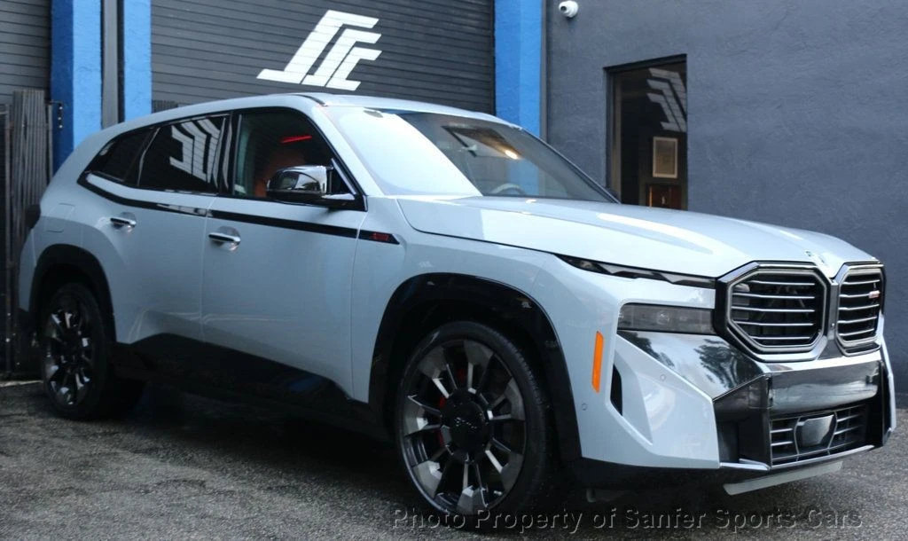 2024 BMW XM - Image 3 of 12