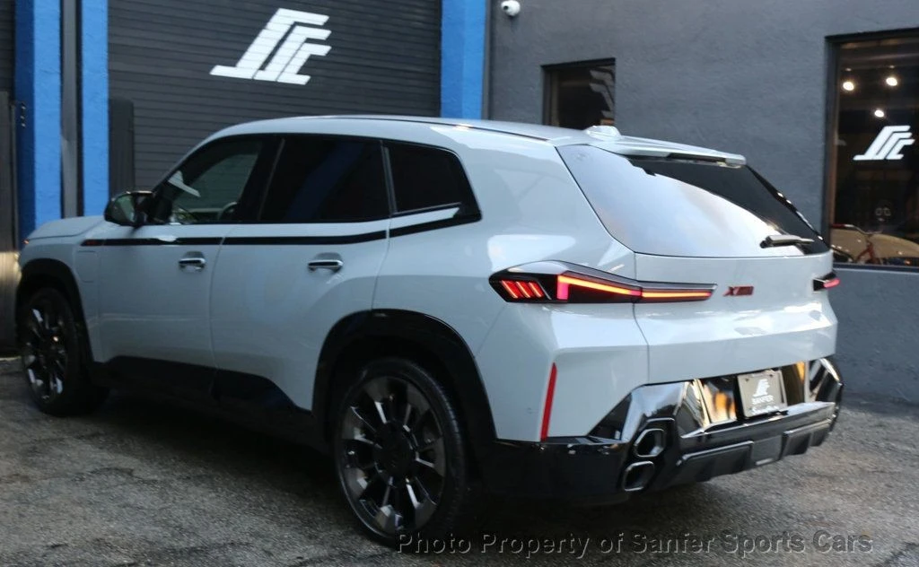 2024 BMW XM - Image 5 of 12