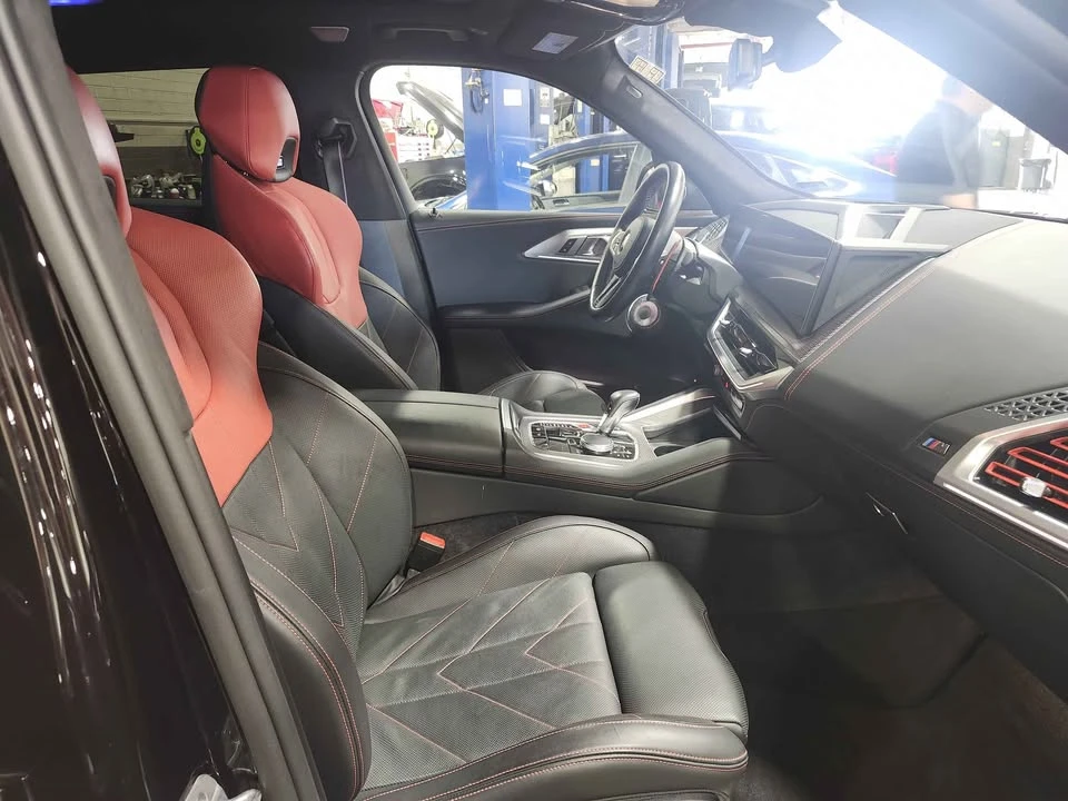 2024 BMW XM - Image 7 of 16