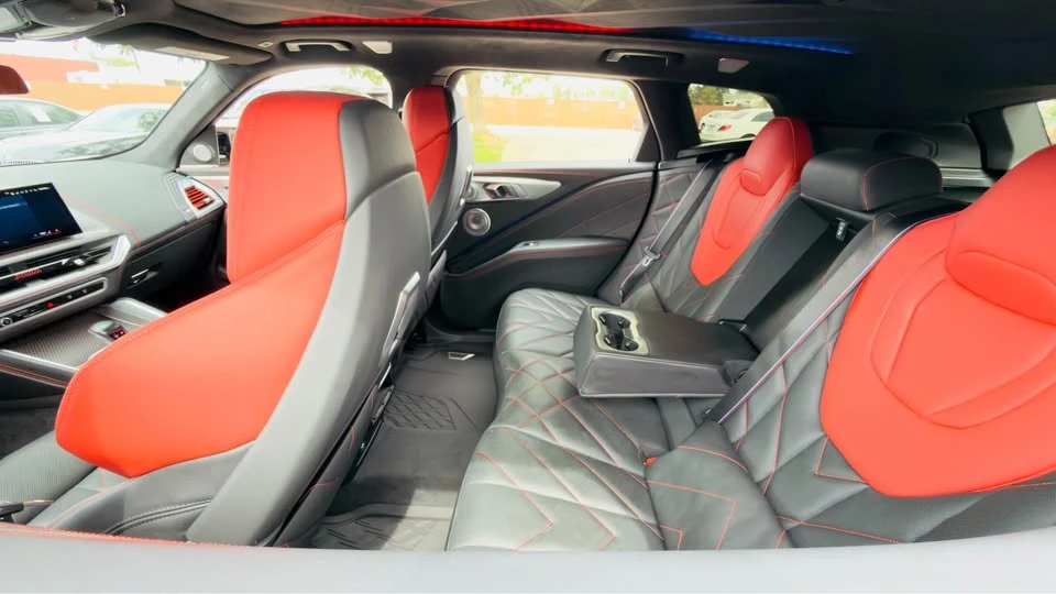2024 BMW XM - Image 13 of 19