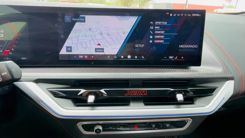 2024 BMW XM - Image 17 of 19