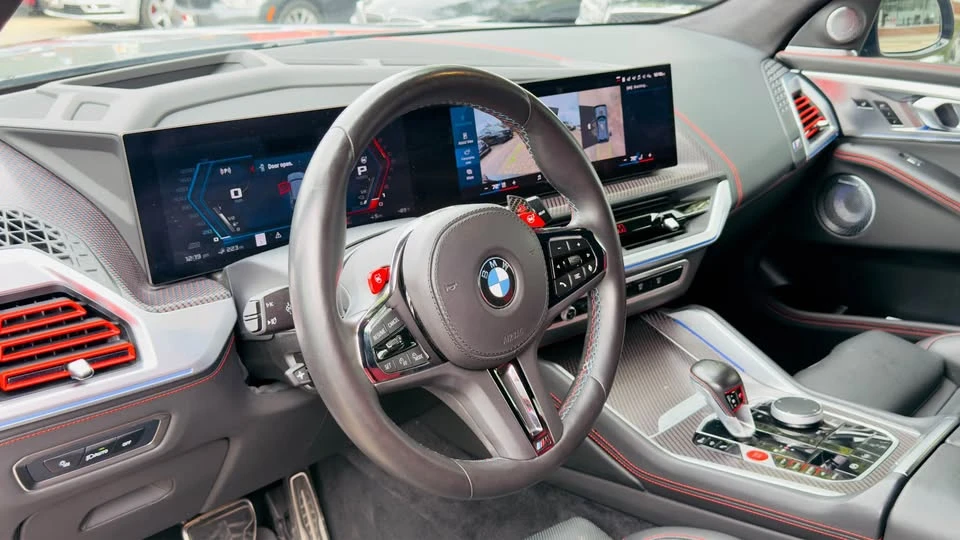 2024 BMW XM - Image 11 of 19