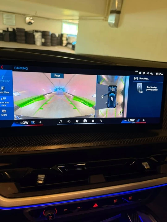 2024 BMW XM - Image 10 of 13