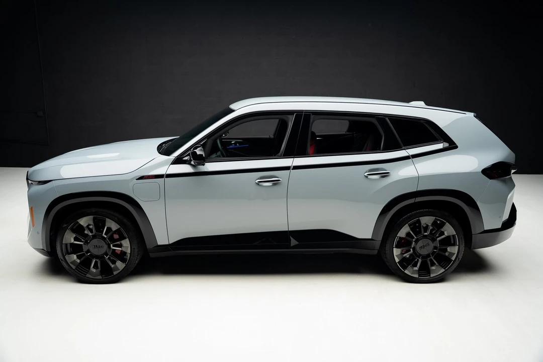 2024 BMW XM - Image 16 of 21