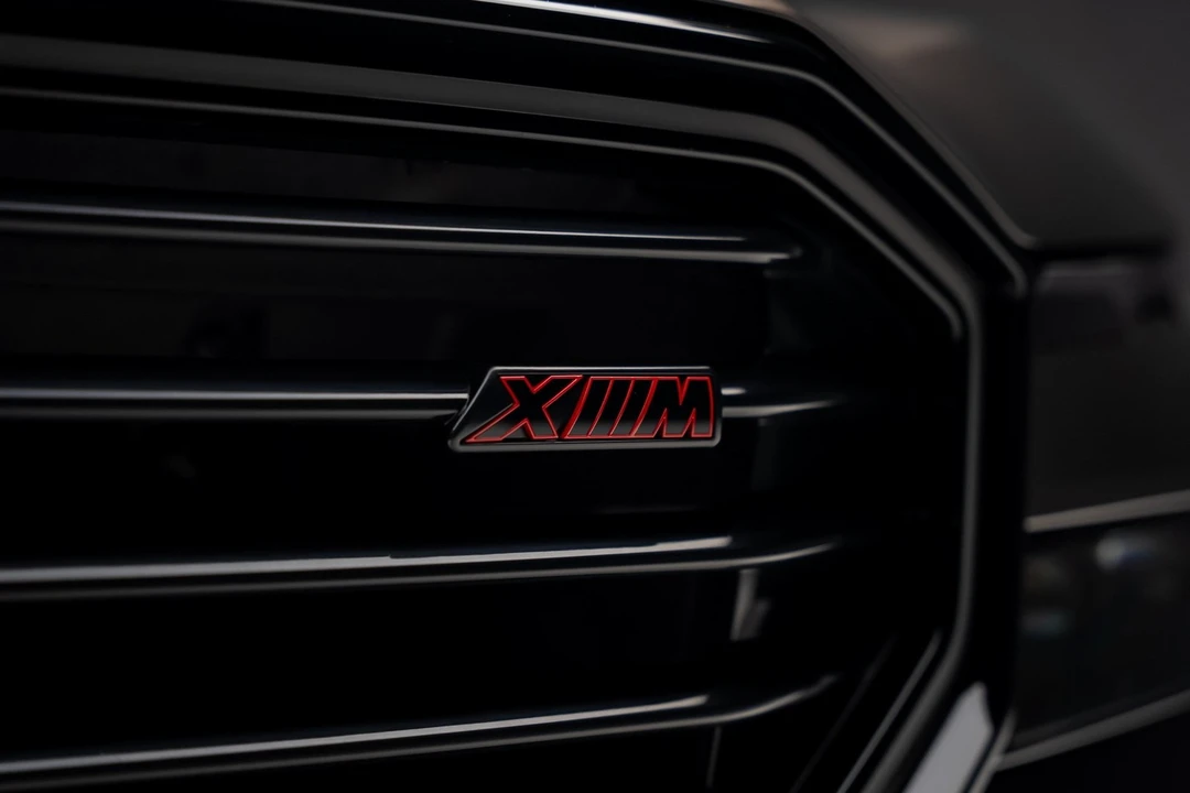 2024 BMW XM - Image 11 of 12
