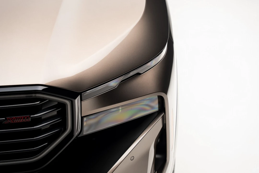 2024 BMW XM - Image 8 of 12