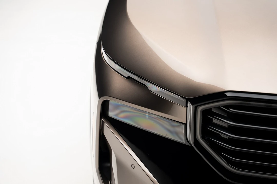 2024 BMW XM - Image 9 of 12