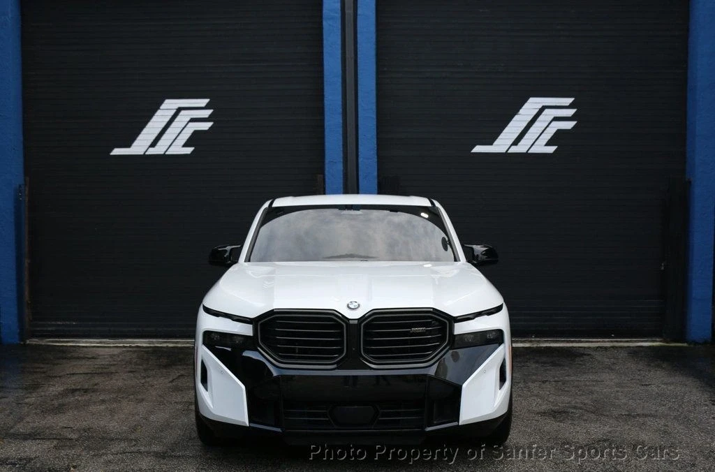 2024 BMW XM - Image 10 of 12