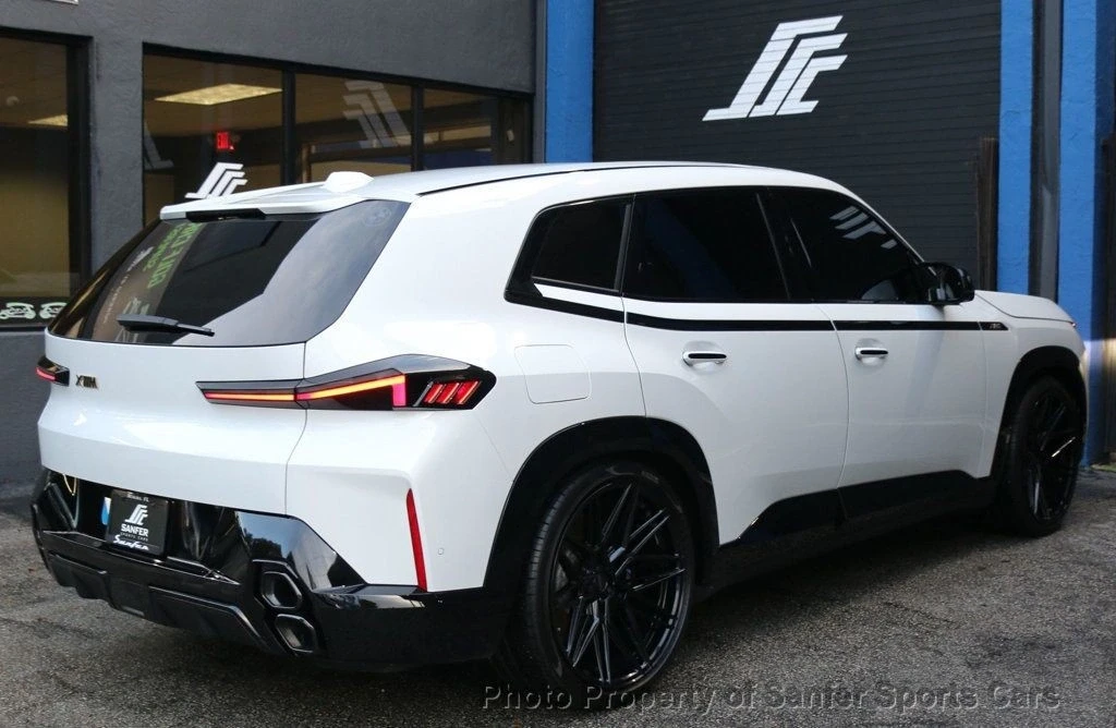 2024 BMW XM - Image 6 of 12