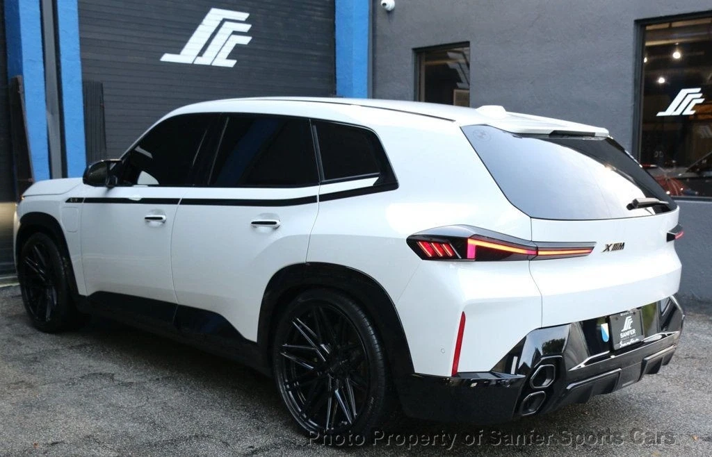 2024 BMW XM - Image 5 of 12