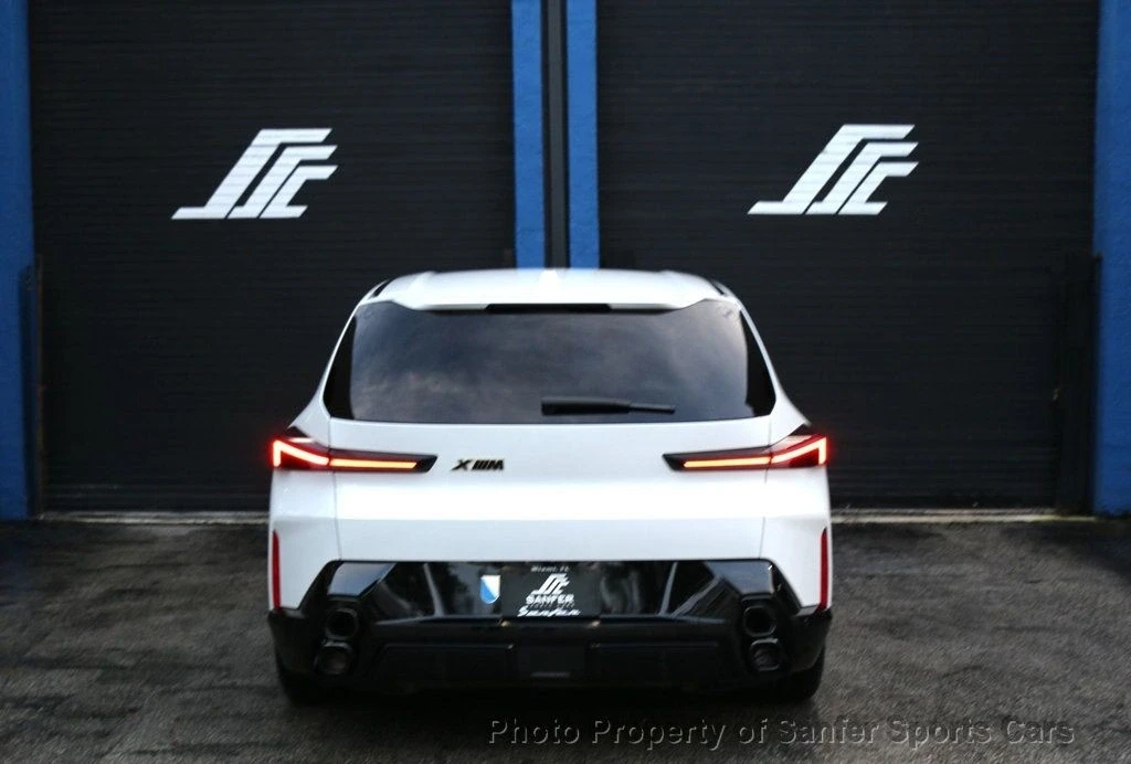 2024 BMW XM - Image 7 of 12