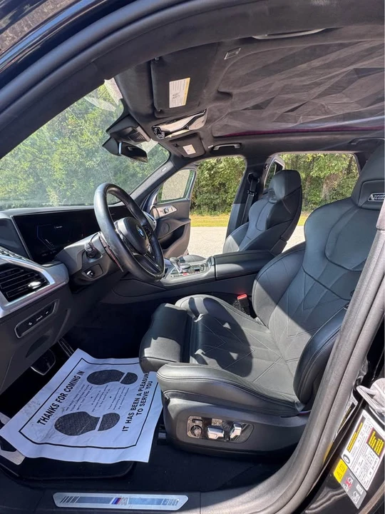 2024 BMW XM - Image 6 of 10