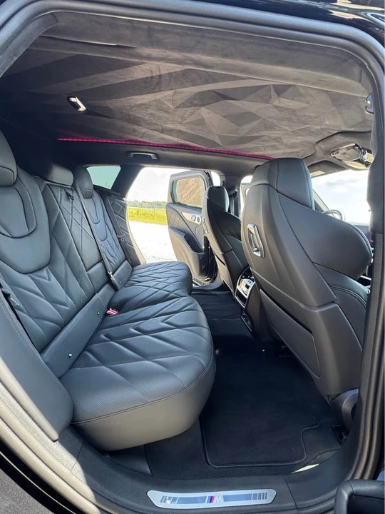 2024 BMW XM - Image 9 of 10