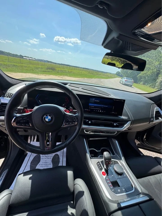 2024 BMW XM - Image 5 of 10