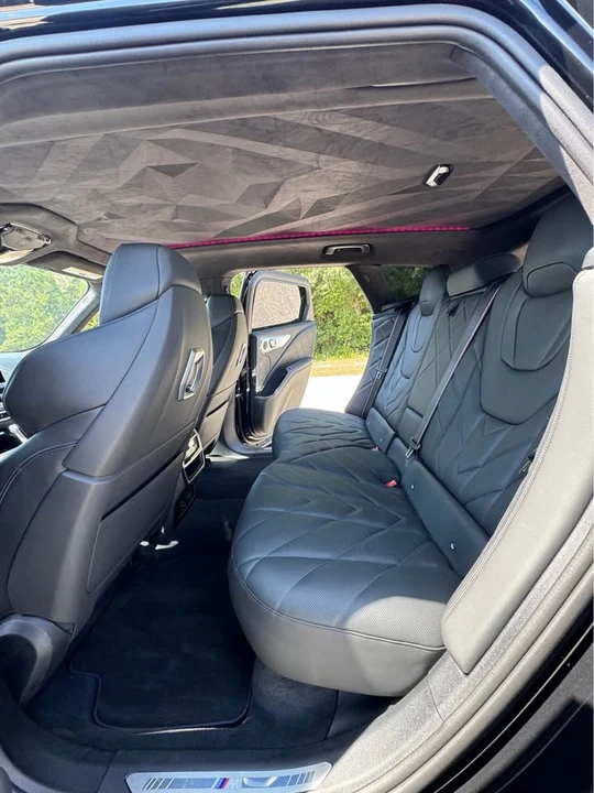 2024 BMW XM - Image 7 of 10