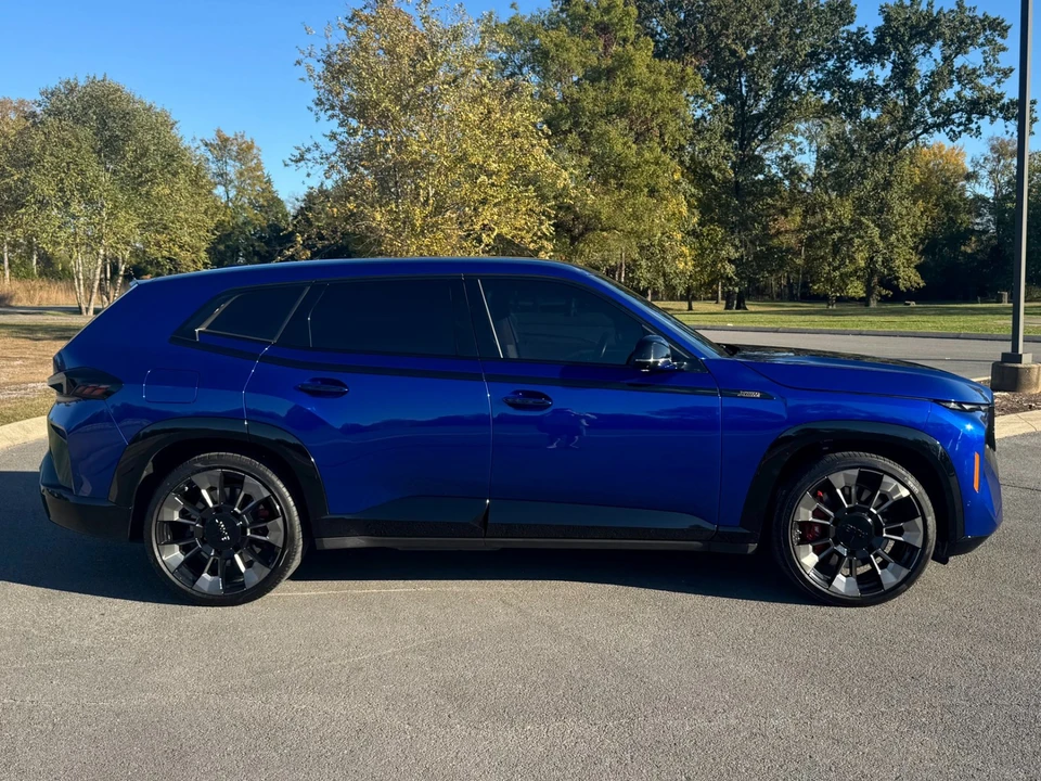 2024 BMW XM - Image 7 of 21