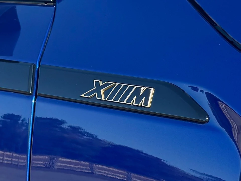 2024 BMW XM - Image 15 of 21