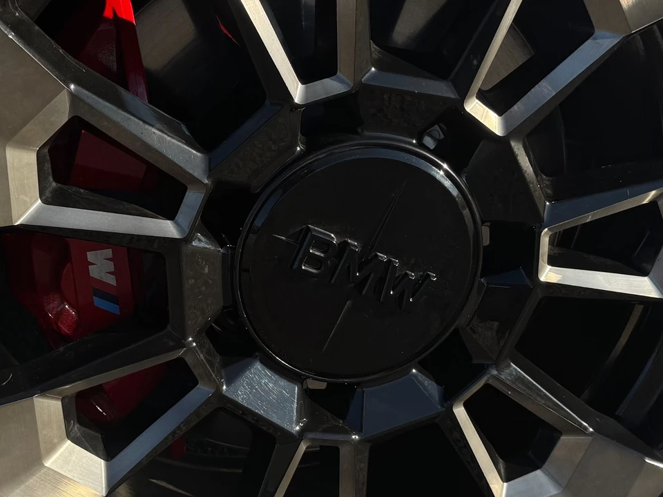 2024 BMW XM - Image 10 of 21