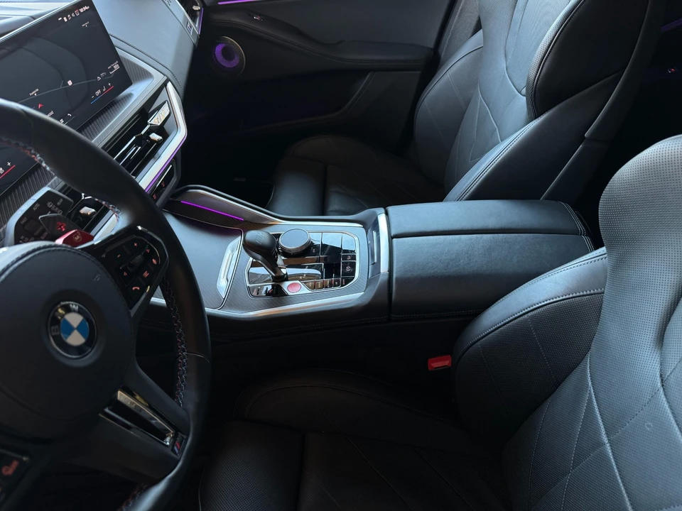 2024 BMW XM - Image 12 of 21