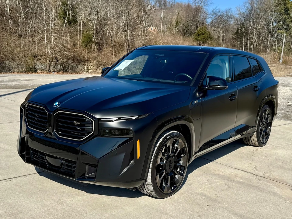2024 BMW XM - Image 2 of 21