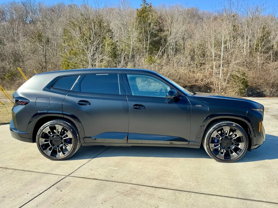 2024 BMW XM - Image 8 of 21