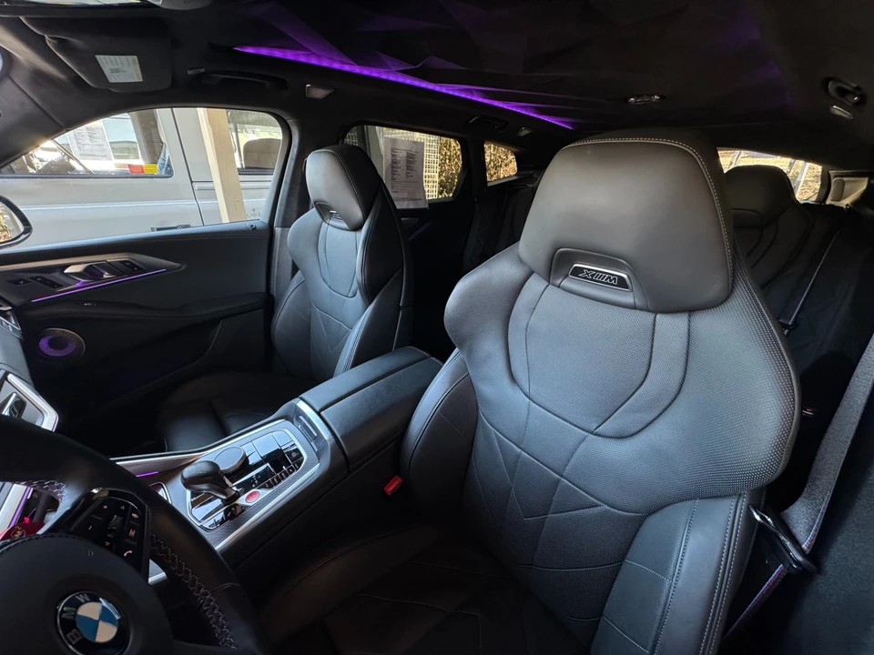 2024 BMW XM - Image 11 of 12