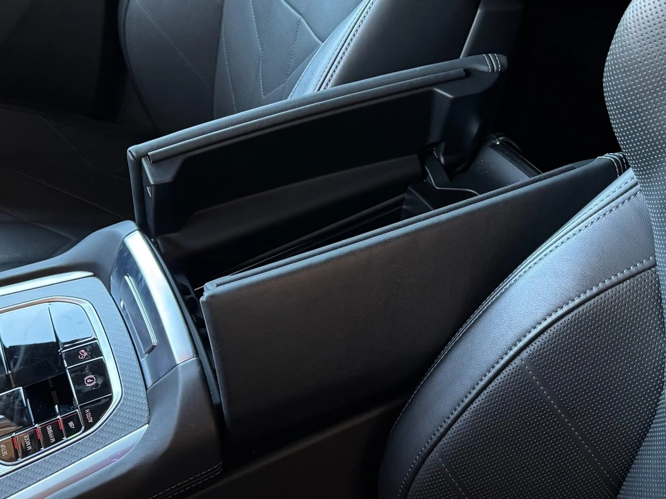 2024 BMW XM - Image 15 of 21