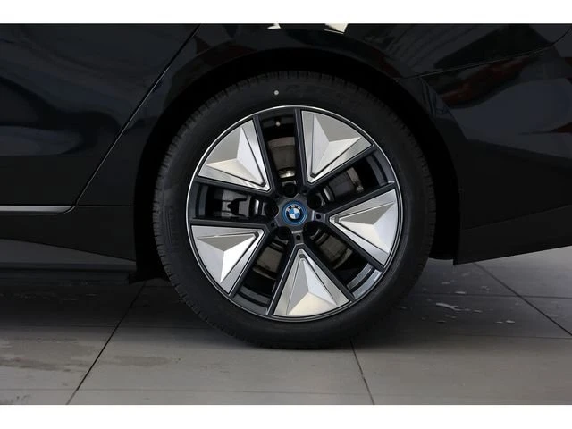 2024 BMW G26 i4 - Image 9 of 19