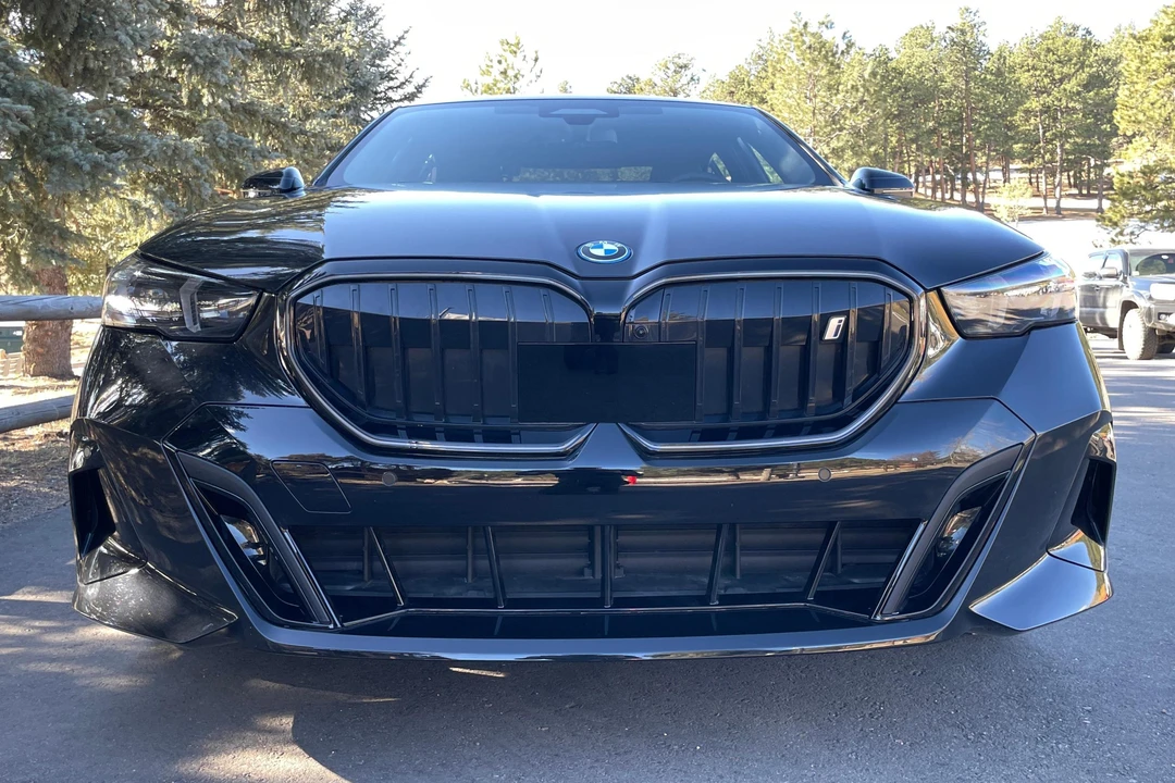 2024 BMW G60 i5 M60 Sedan - Image 2 of 31