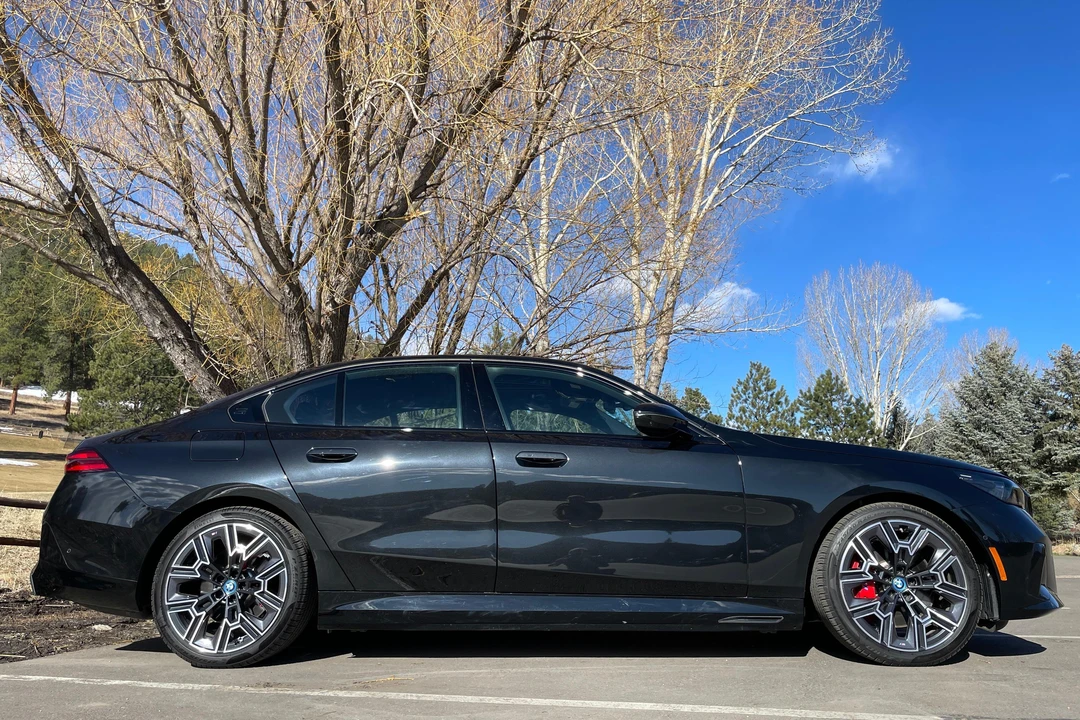 2024 BMW G60 i5 M60 Sedan - Image 3 of 31