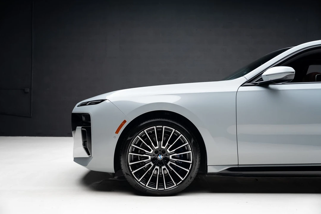 2024 BMW G70 7 Series - Image 18 of 21