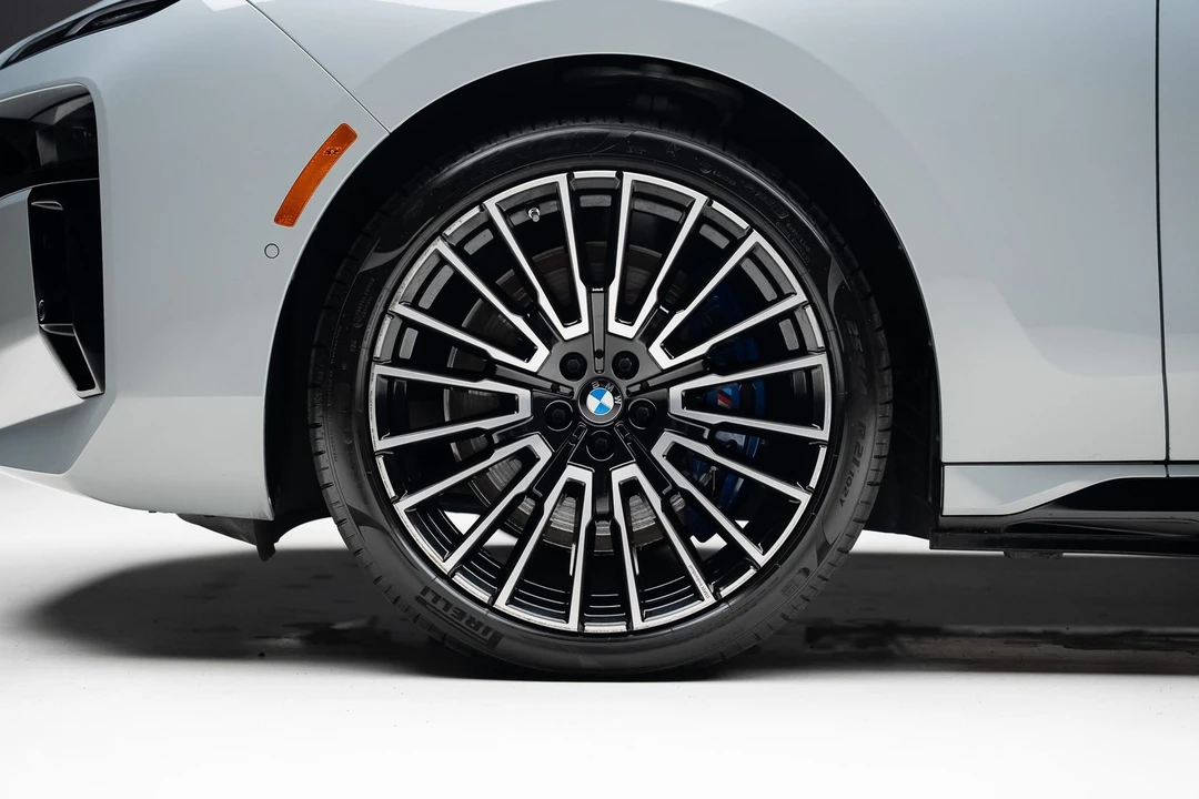 2024 BMW G70 7 Series - Image 19 of 21